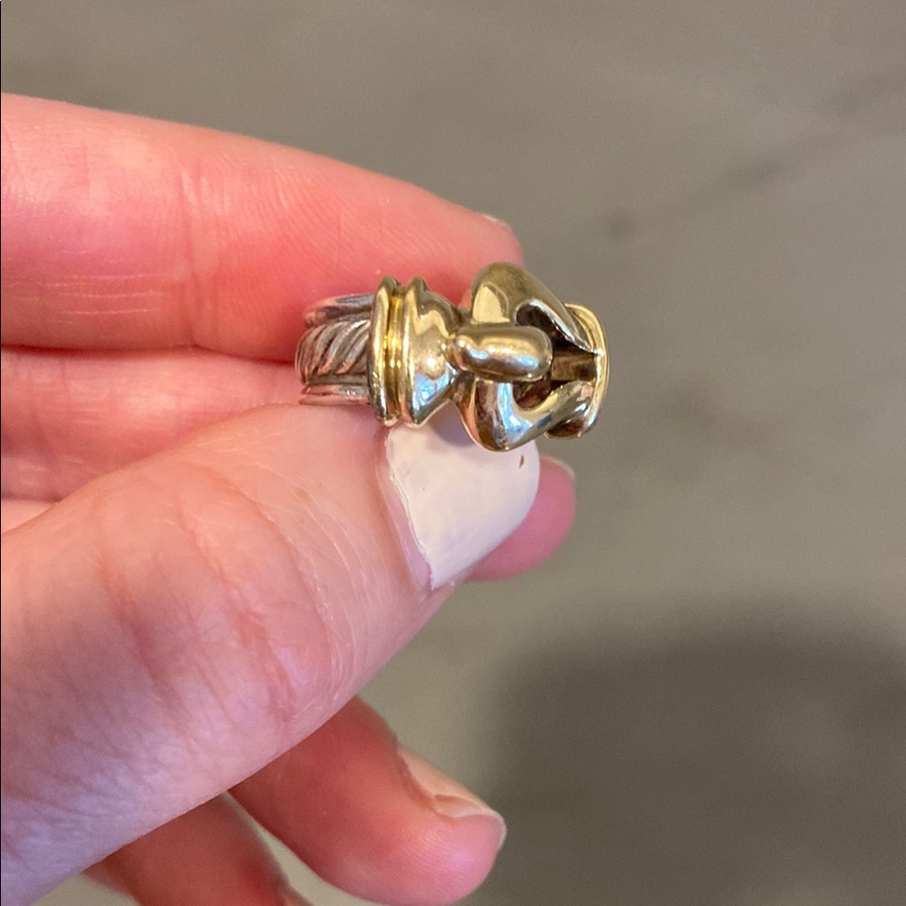 Elegant Gold and Silver Women's Ring